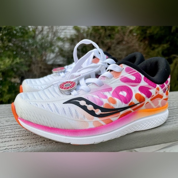 NWOT - Saucony x Dunkin’ Kinvara 10 - Toddler Size 10.5 - Boston Marathon 2019 - Picture 3 of 9